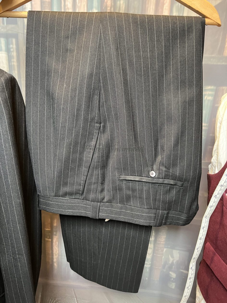 Vintage 2 Piece Thresher & Glenny Pinstripe Suit. 44CL/37W/32Leg(Ref ...