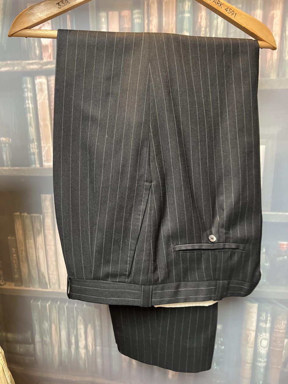 Vintage 2 Piece Thresher & Glenny Pinstripe Suit. 44CL/37W/32Leg(Ref ...
