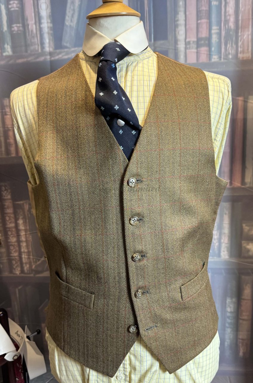 Traditional Bespoke 3 Piece Tweed Suit. Military tailor Cyprus 38