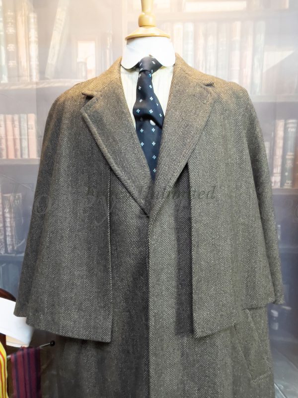 Vintage Bespoke Gentleman's Inverness Cape or Ulster Cape by Davies & Son Savile Row . 44-46"/112-117cm (PTH) - Image 13